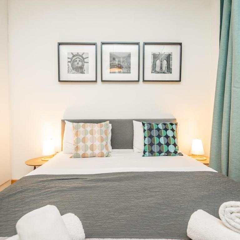 New York Belgrade Waterfront - One-Bedroom Apartment with Balcony and Water View - 17