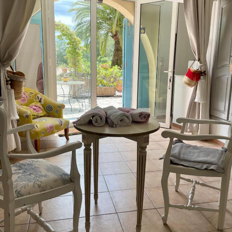 B&B Villa Ganesh - Studio with pool view and kitchenette - 7
