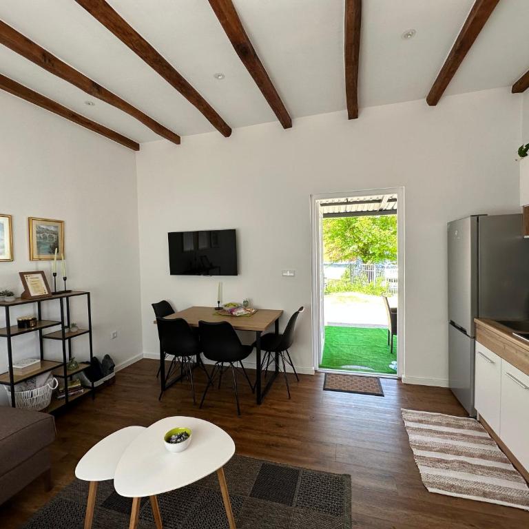 Small House Apartment - Apartman sa 1 Spavaćom Sobom - 9
