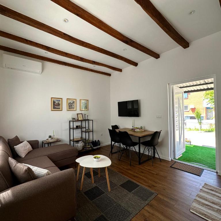 Small House Apartment - Apartman sa 1 Spavaćom Sobom - 8