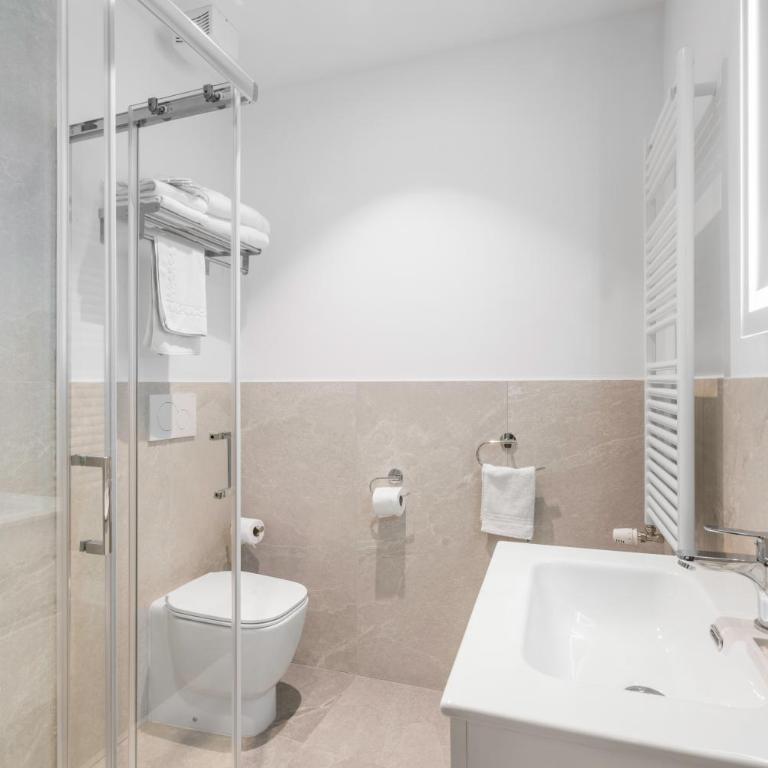 Hotel Adamas - One-Bedroom Deluxe Apartment - 3