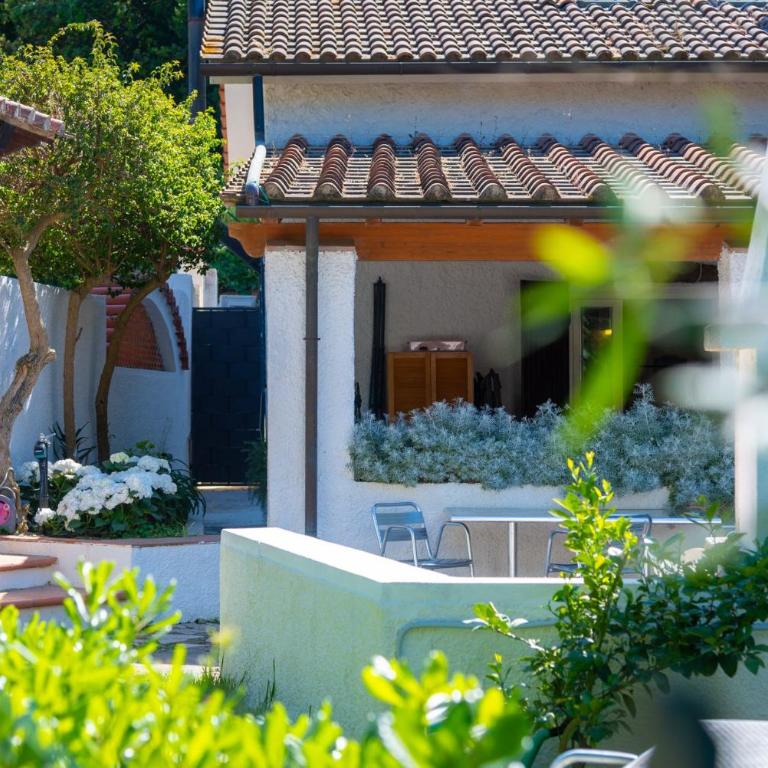 Villino Il Giardino - IC Immobiliare - Villa con 2 Camere da Letto - 2