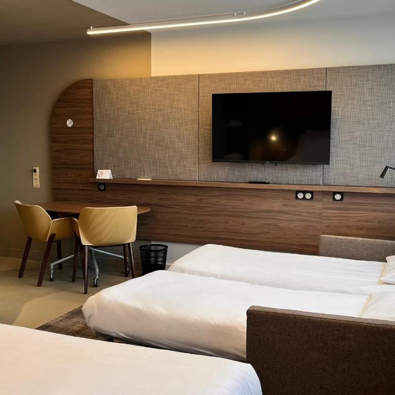 Novotel Suites Clermont Ferrand Polydome - Suite Double Supérieure avec Canapé-Lit - 16