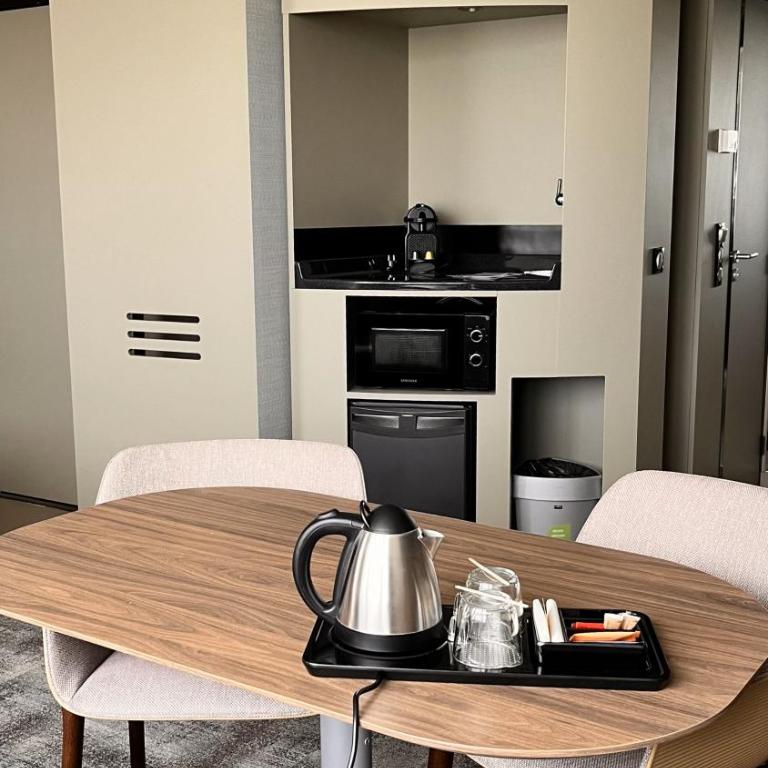Novotel Suites Clermont Ferrand Polydome - Suite Double Supérieure avec Canapé-Lit - 18