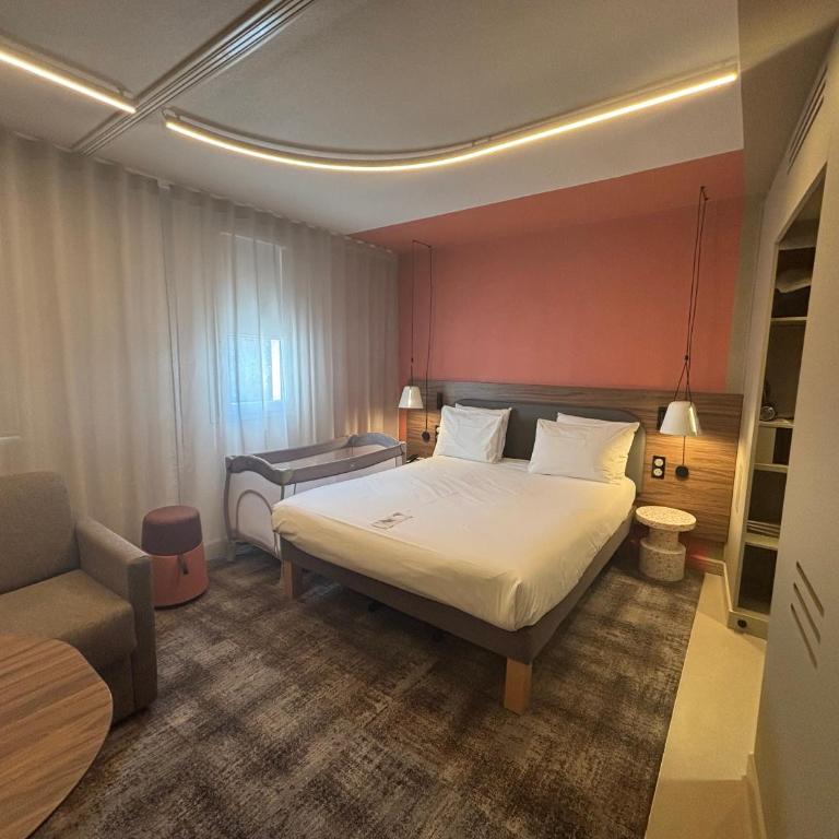Novotel Suites Clermont Ferrand Polydome - Suite Double Supérieure avec Canapé-Lit - 19