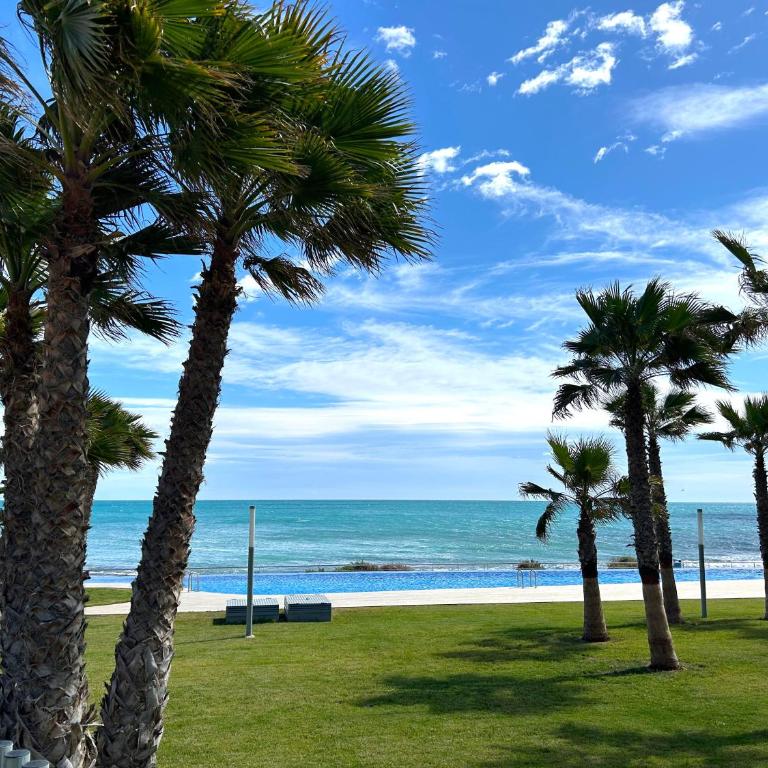 LUXURY POSIDONIA Punta Prima - Apartamento de 2 dormitorios con vistas al mar - 1