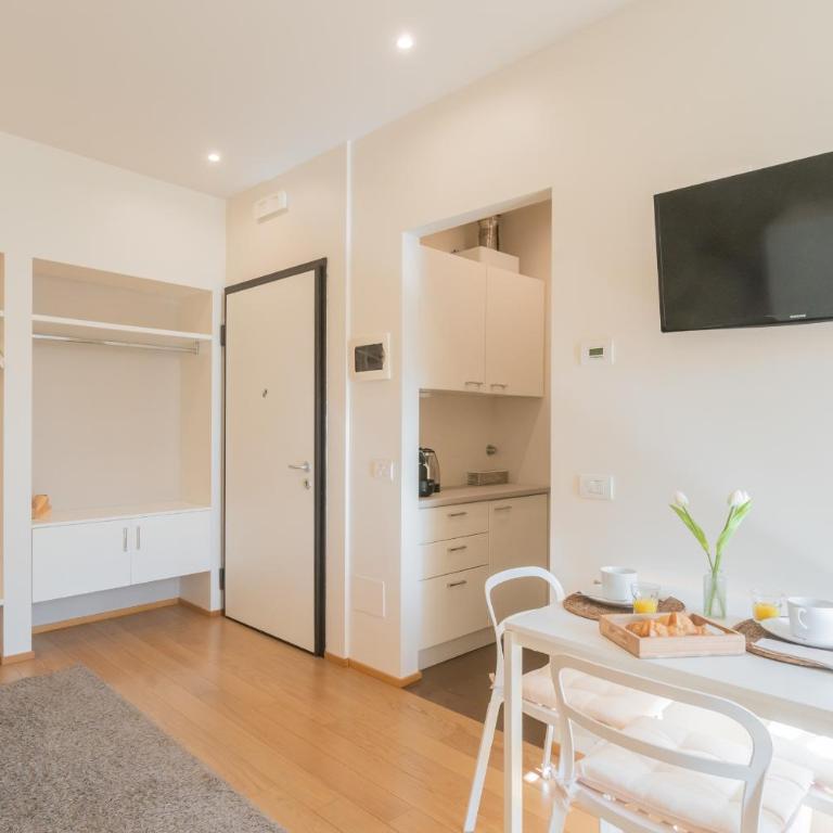 MT Studio by Rent All Como - Appartamento - 24