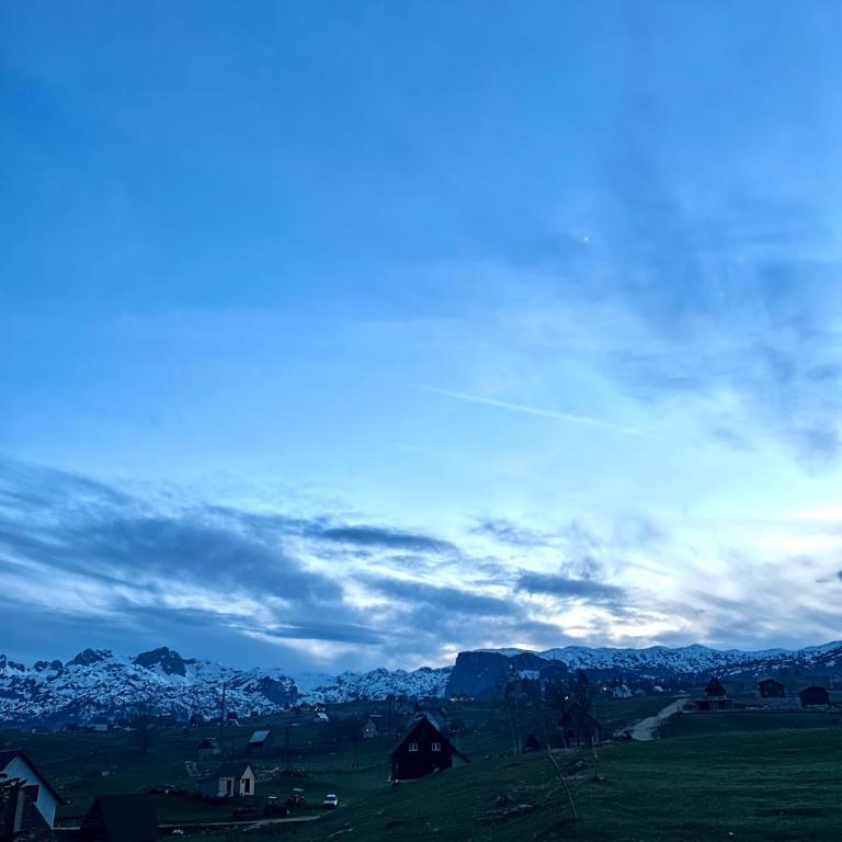 Durmitor's sun cottages - Three-Bedroom House - 34