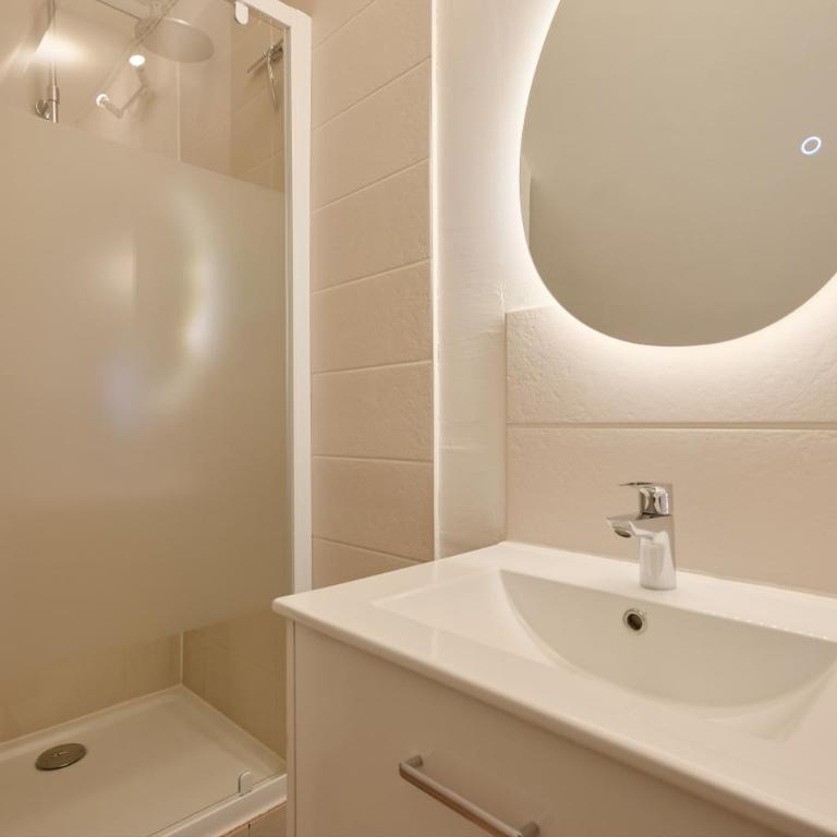 Le 70 - centre-ville - 2 parkings privé - TOUT INCLUS - Apartment mit 1 Schlafzimmer - 32
