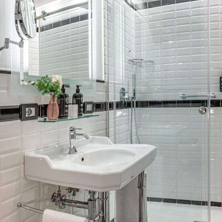 The Independent Suites - Camera Familiare - 5