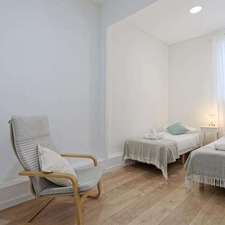 CENTRAL & BRIGHT APARTMENT!! - Two-Bedroom Apartment - 20