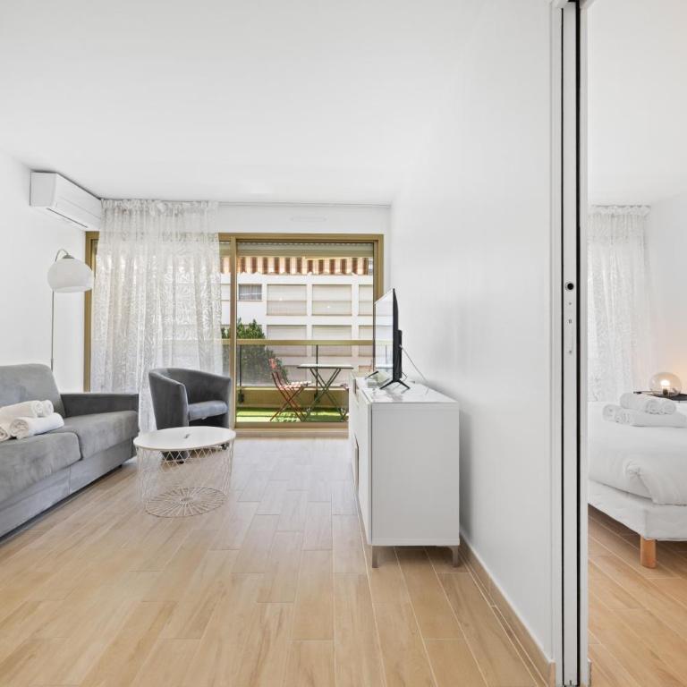 "Port Garavan" Calme, Piscine, Rénové, Parking - Apartamento de 2 dormitorios - 3
