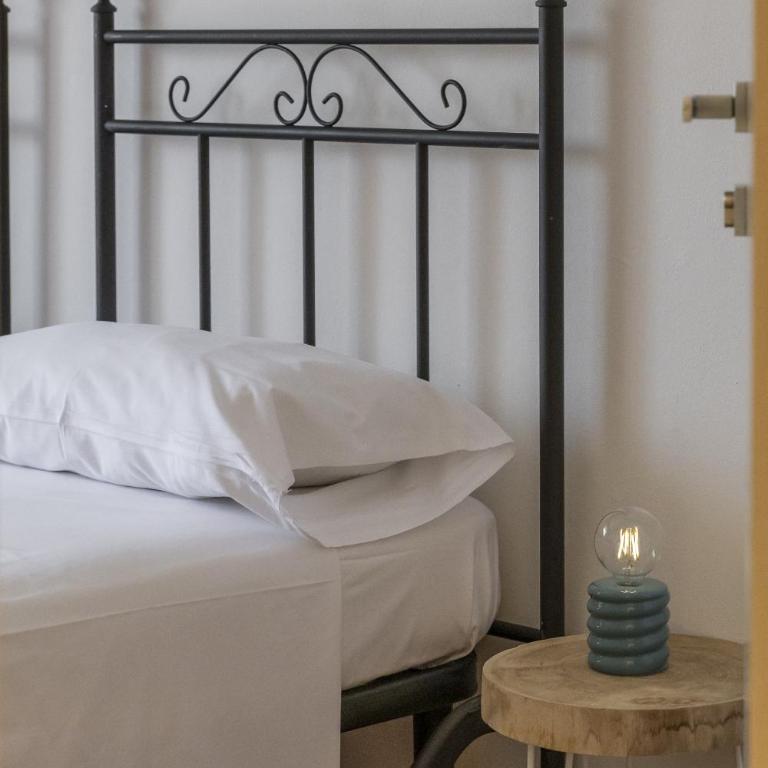 Mariclà Boutique Rooms with Balcony & Free Parking - Camera Singola con Bagno Privato - 3