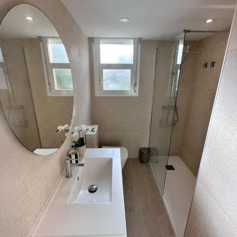 Modern beachfront apartment 2 Bdrm , incredible views - Apartamento de 2 dormitorios - 13