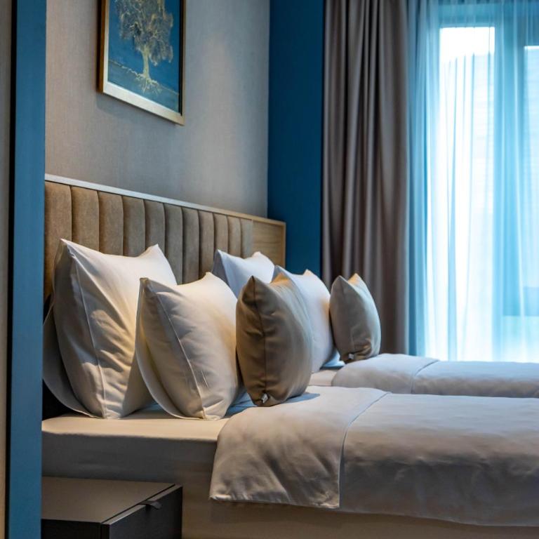 Hotel Helm - Deluxe Double or Twin Room - 13