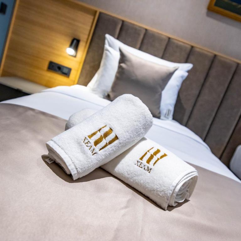 Hotel Helm - Deluxe Double or Twin Room - 9