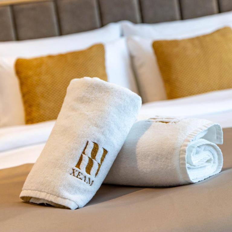 Hotel Helm - Deluxe Double or Twin Room - 4