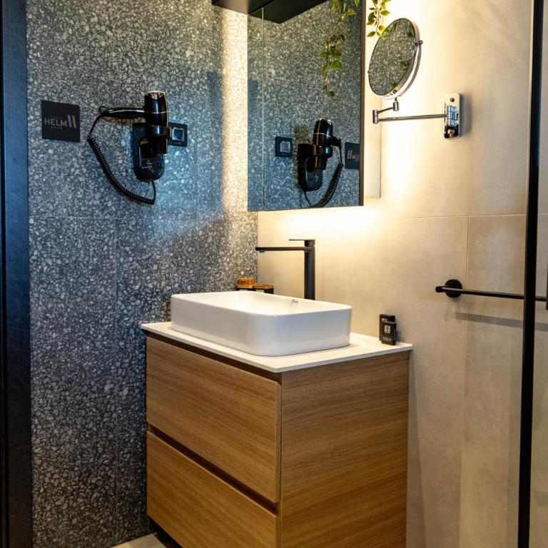 Hotel Helm - Deluxe Double or Twin Room - 17