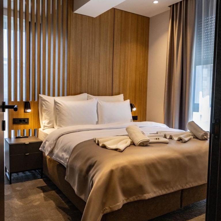 Hotel Helm - Deluxe Suite - 8