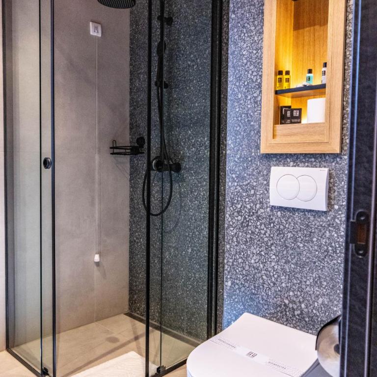 Hotel Helm - Deluxe Suite - 9