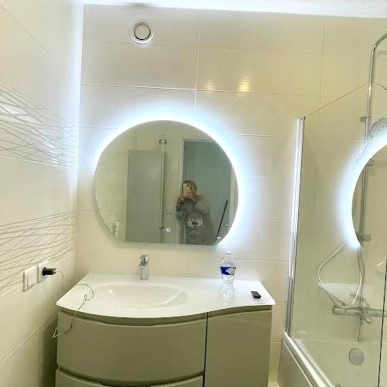 un cocon a deux pas du métro et avec parking inclus - Two-Bedroom Apartment - 23