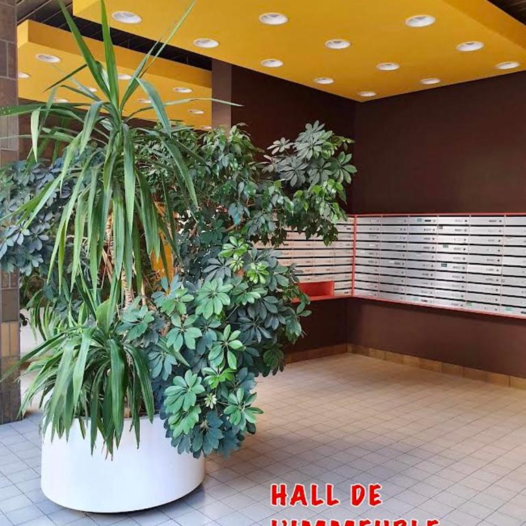 un cocon a deux pas du métro et avec parking inclus - Two-Bedroom Apartment - 32