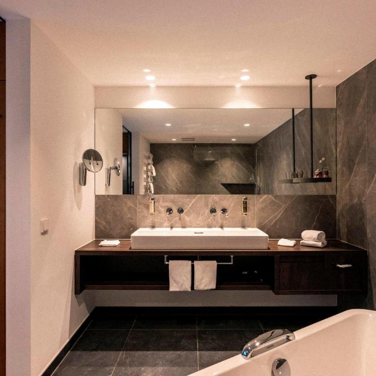 Wellnesshotel Wittelsbach - Suite mit Balkon - 8