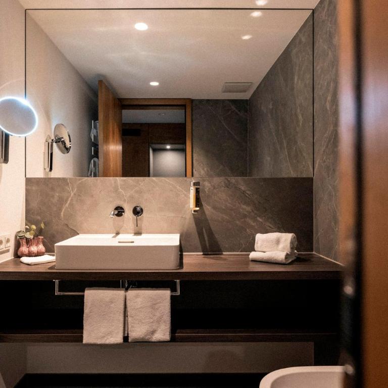 Wellnesshotel Wittelsbach - Suite mit Balkon - 10