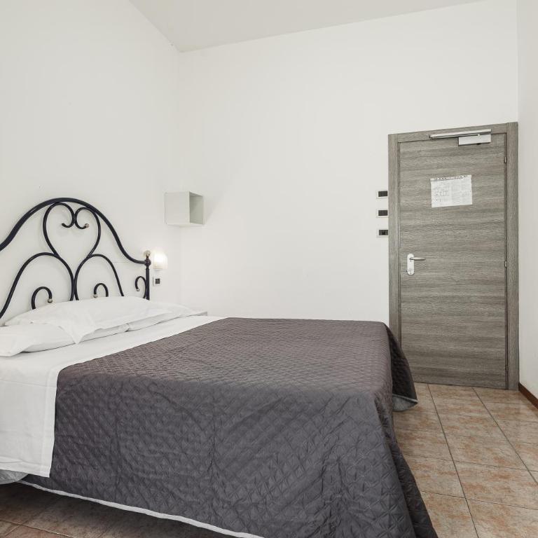 BI Hotel - Camera Matrimoniale/Doppia con Letti Singoli - 4