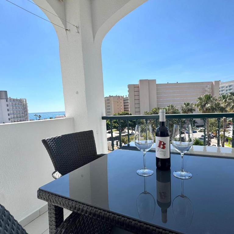 Terraza y vistas en Carihuela Erisa 2 a 100 metros de la playa - Apartamento de 2 dormitorios - 4