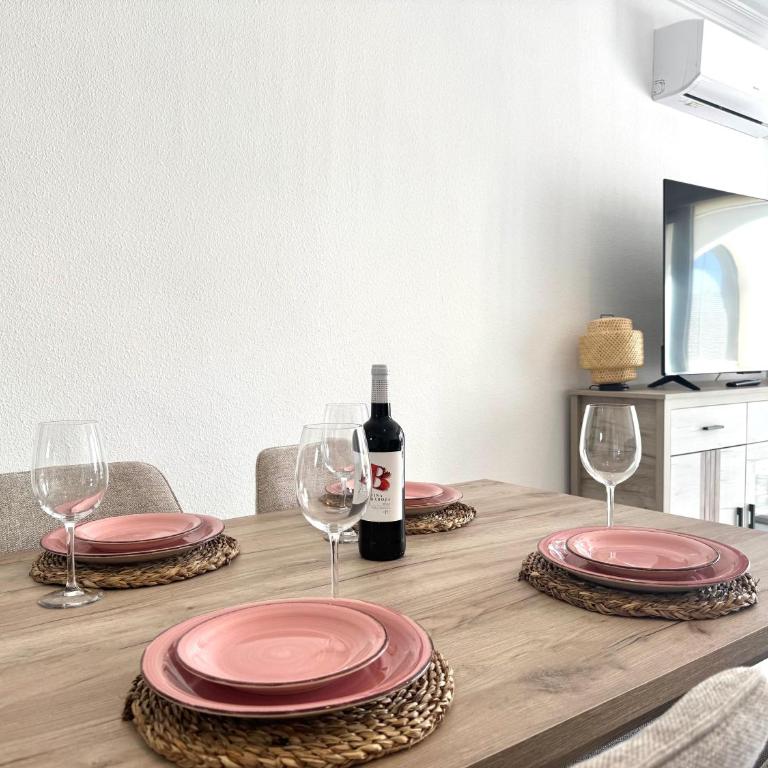 Terraza y vistas en Carihuela Erisa 2 a 100 metros de la playa - Apartamento de 2 dormitorios - 13
