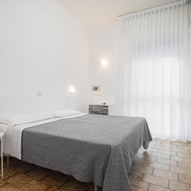 BI Hotel - Camera Matrimoniale/Doppia con Letti Singoli - 1