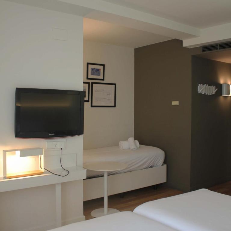 Pol & Grace Hotel - Triple Room - 5