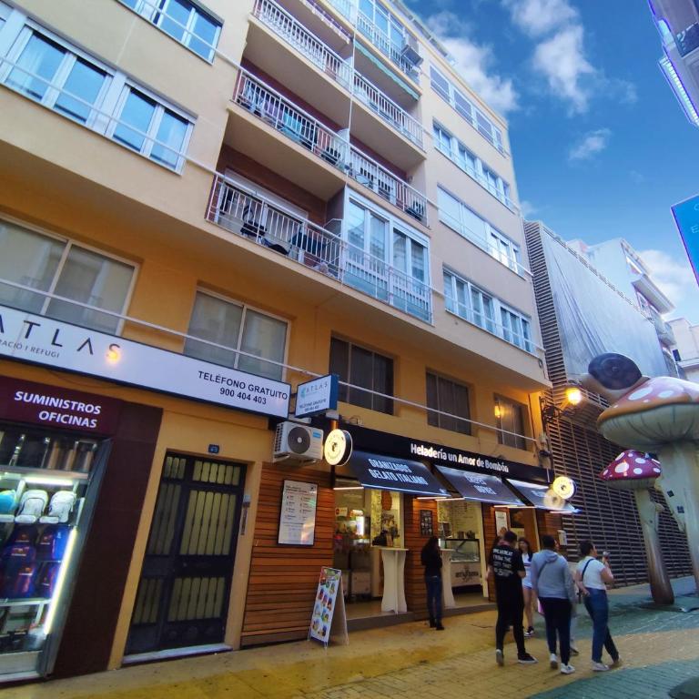 The Mushroom Street Apartment - Three-Bedroom Apartment with View - 16
