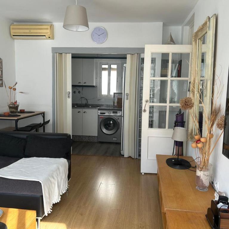 Vista Puerto - One-Bedroom Apartment - 8