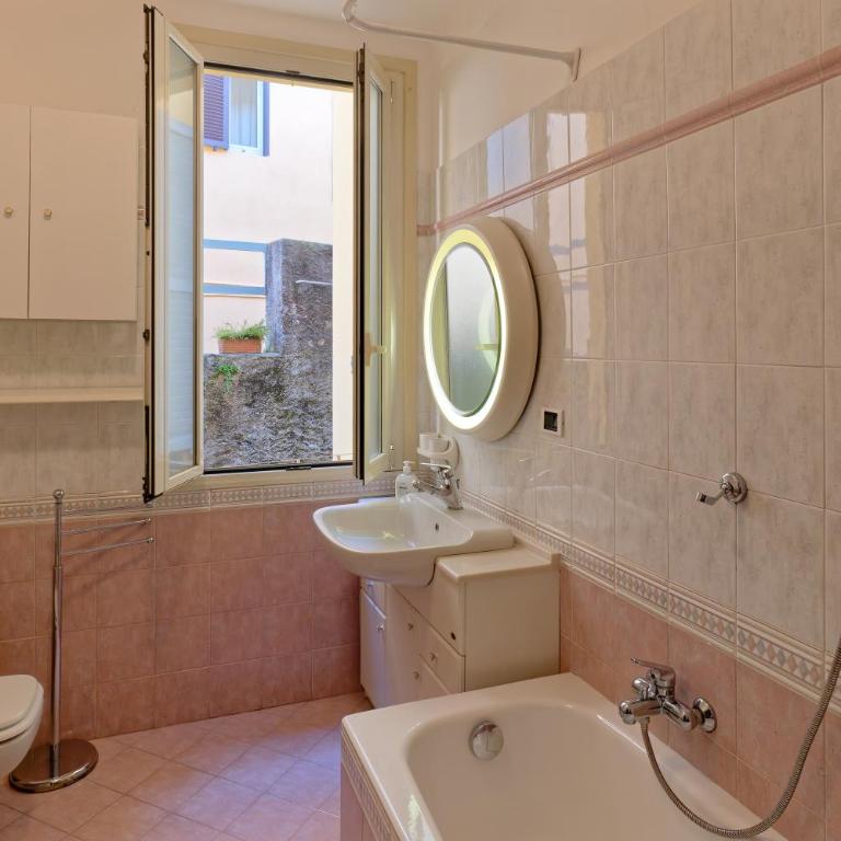 Loggia degli Innocenti Laura - Flat in the Center and near the Lake with two Bedrooms - Appartamento con 2 Camere da Letto - 22