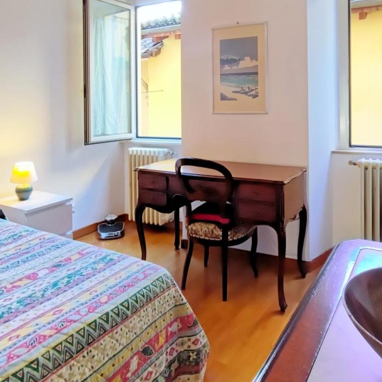 Loggia degli Innocenti Laura - Flat in the Center and near the Lake with two Bedrooms - Appartamento con 2 Camere da Letto - 15