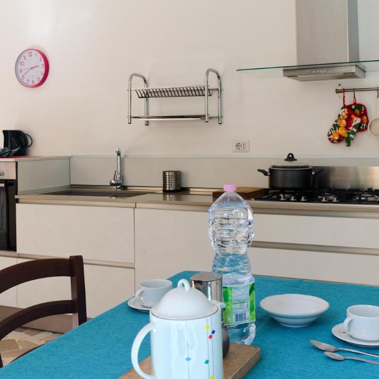 Loggia degli Innocenti Laura - Flat in the Center and near the Lake with two Bedrooms - Appartamento con 2 Camere da Letto - 9