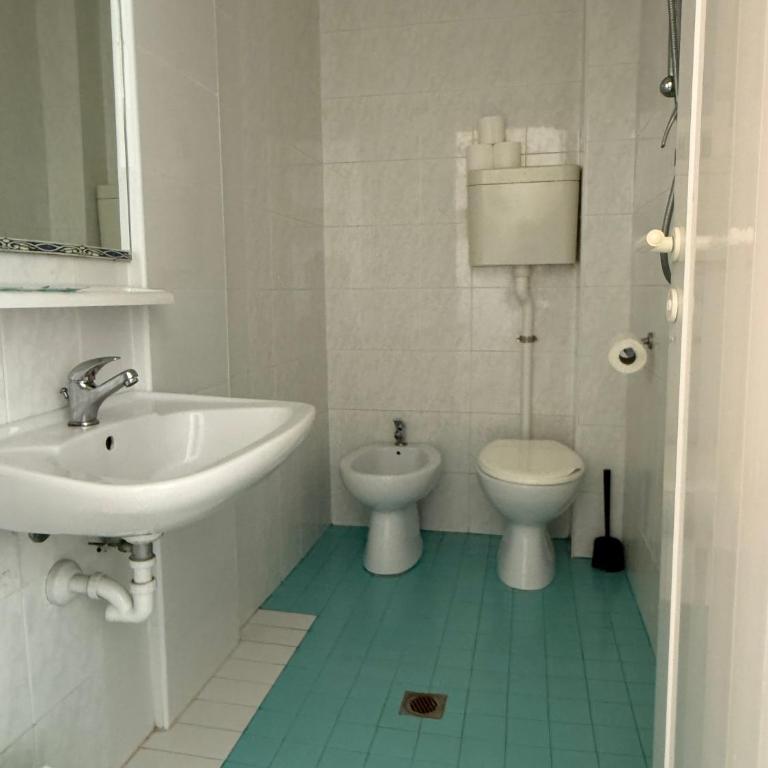 Rooms Casa Celeste sul Mare - Camera Familiare con Bagno Privato - 4