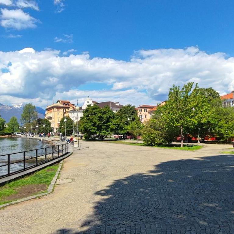 Loggia degli Innocenti Laura - Flat in the Center and near the Lake with two Bedrooms - Appartamento con 2 Camere da Letto - 42