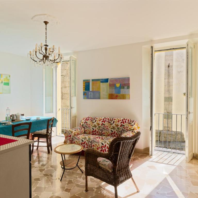 Loggia degli Innocenti Laura - Flat in the Center and near the Lake with two Bedrooms - Appartamento con 2 Camere da Letto - 4