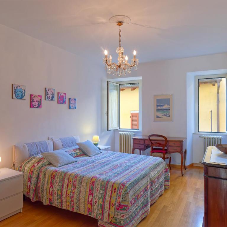 Loggia degli Innocenti Laura - Flat in the Center and near the Lake with two Bedrooms - Appartamento con 2 Camere da Letto - 12
