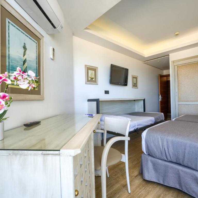 Hotel Puerto Bahía & Spa - Habitación Doble con cama supletoria - 1 o 2 camas (2 adultos + 1 niño) - 2