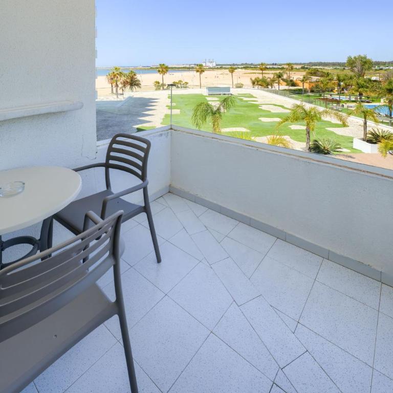 Hotel Puerto Bahía & Spa - Habitación Familiar (2 adultos y 2 niños) - 3