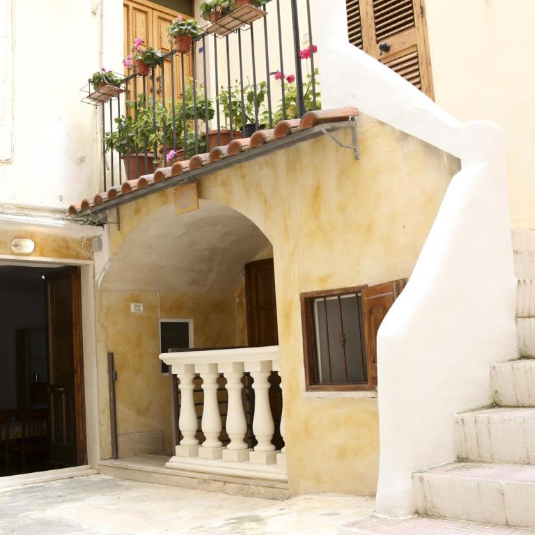 Corte Micetti 1- Centro storico - Appartamento con 2 Camere da Letto - 2
