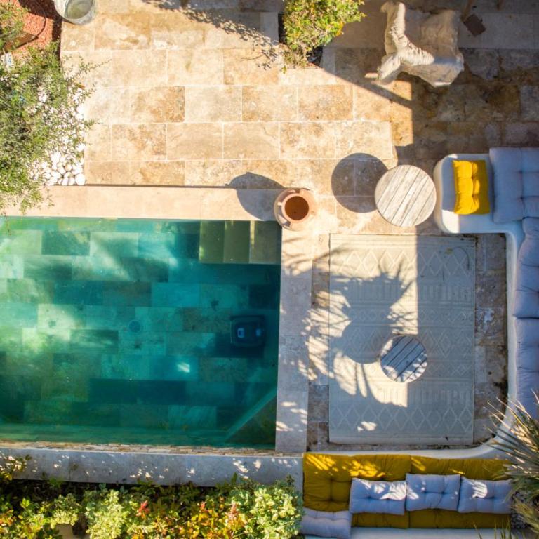 VILLA Isle sur la Sorgue - Villa con piscina privada - 33