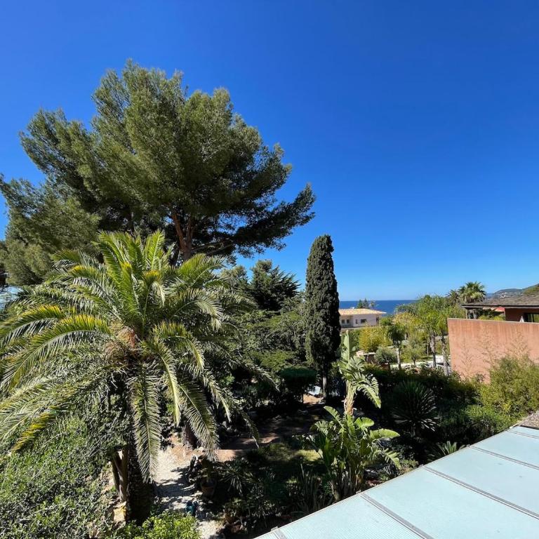 Maison Familiale - Plage privée - Appartement 2 Chambres avec Terrasse et Vue sur la Mer - 11