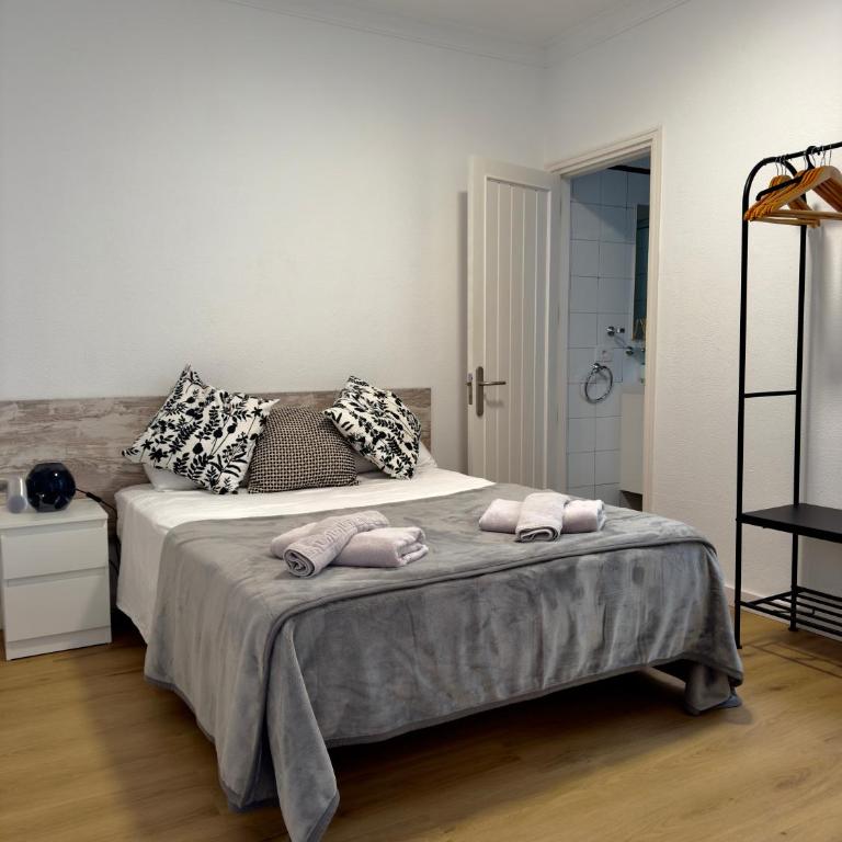 La Perla de Las Canteras - Three-Bedroom Apartment - 18