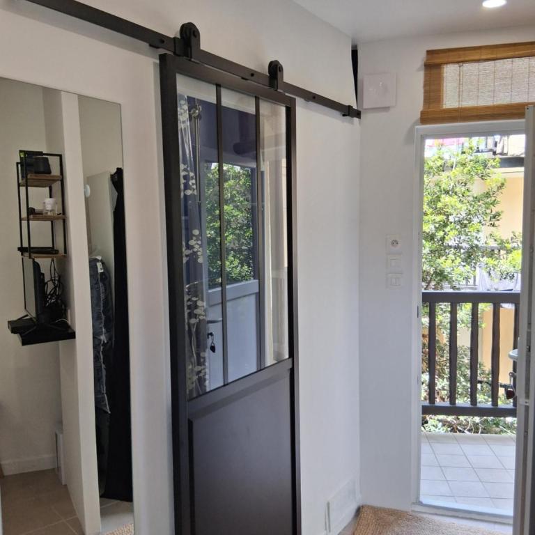 Studio dans une tour mythique à port grimaud - Appartamento con 1 Camera da Letto - 5