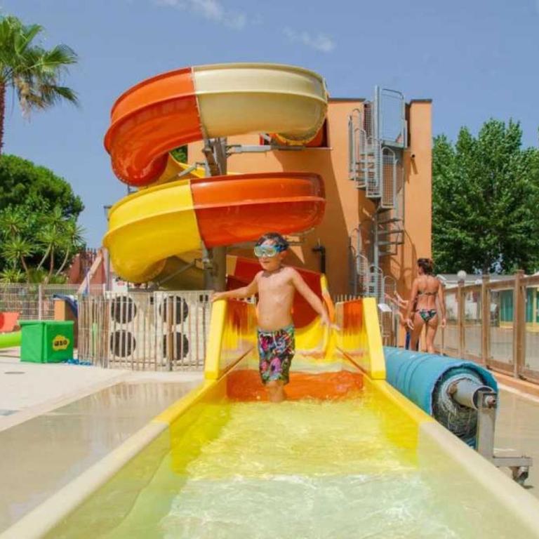 Camping 4 étoiles - Piscine - ccbbecb - Three-Bedroom Mobile Home - 19